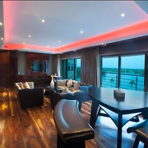 Presidential King Suite Lake View Non-Smoking